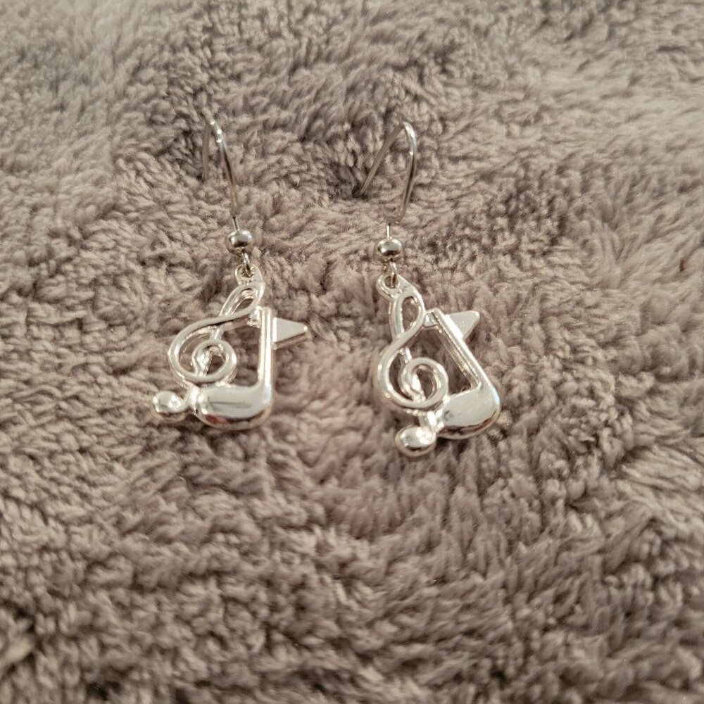Treble Clef #3 Womens Earrings One Pair Music Silver Tone Alloy Band E101E